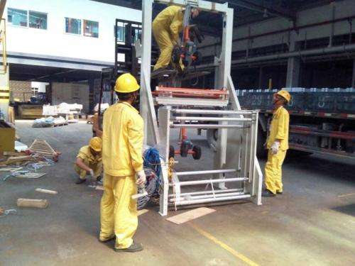 無錫大型設(shè)備吊裝搬運(yùn)廠家：該怎樣保證設(shè)備搬運(yùn)的高效率進(jìn)行？