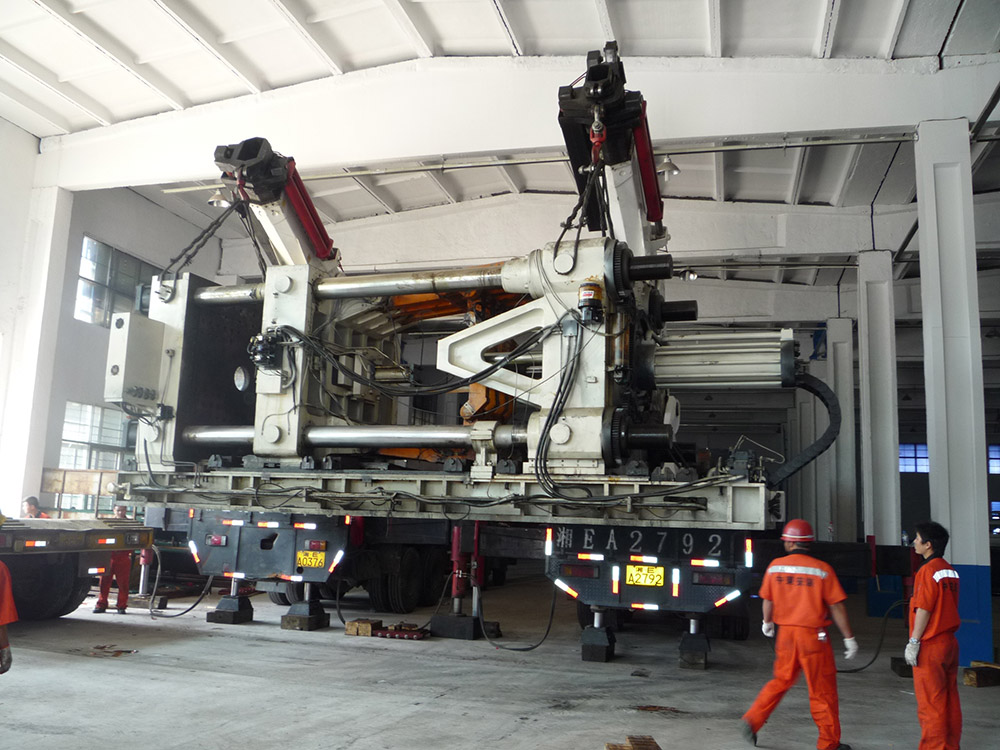 注塑機設備搬運吊裝 注塑機設備搬運吊裝